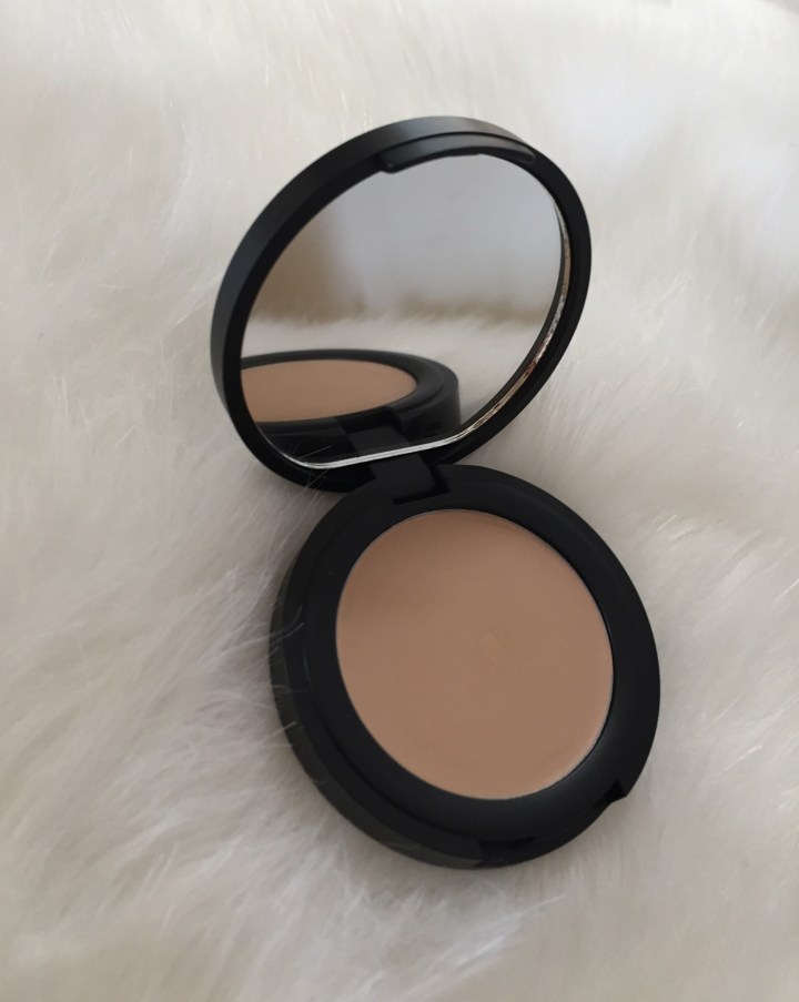 evelyn-iona-concealer